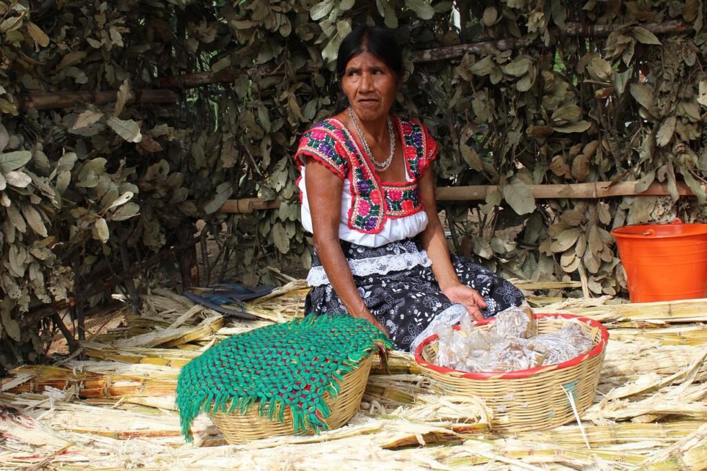 woman, old woman, mexico-1093043.jpg