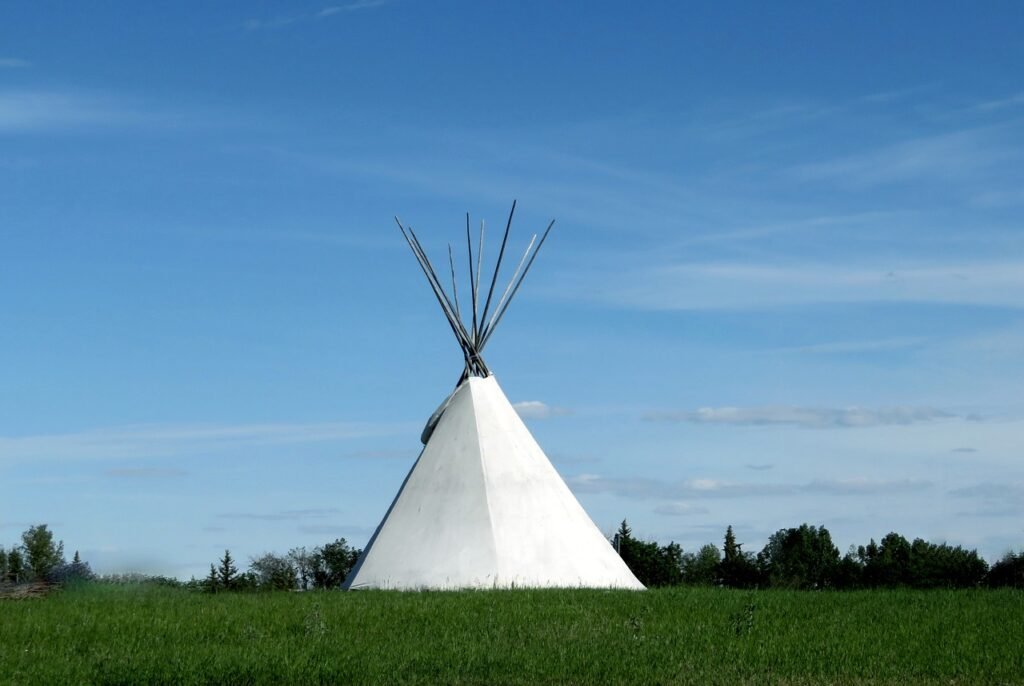 teepee, tent, indigenous-3495990.jpg